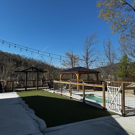 Relaxing 3Br Cottage 1 Mile To Main St Attractions Views 蓋特林堡 外观 照片