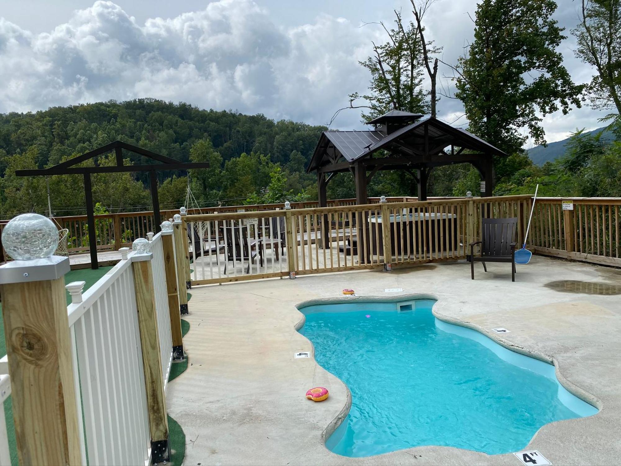 Relaxing 3Br Cottage 1 Mile To Main St Attractions Views 蓋特林堡 外观 照片