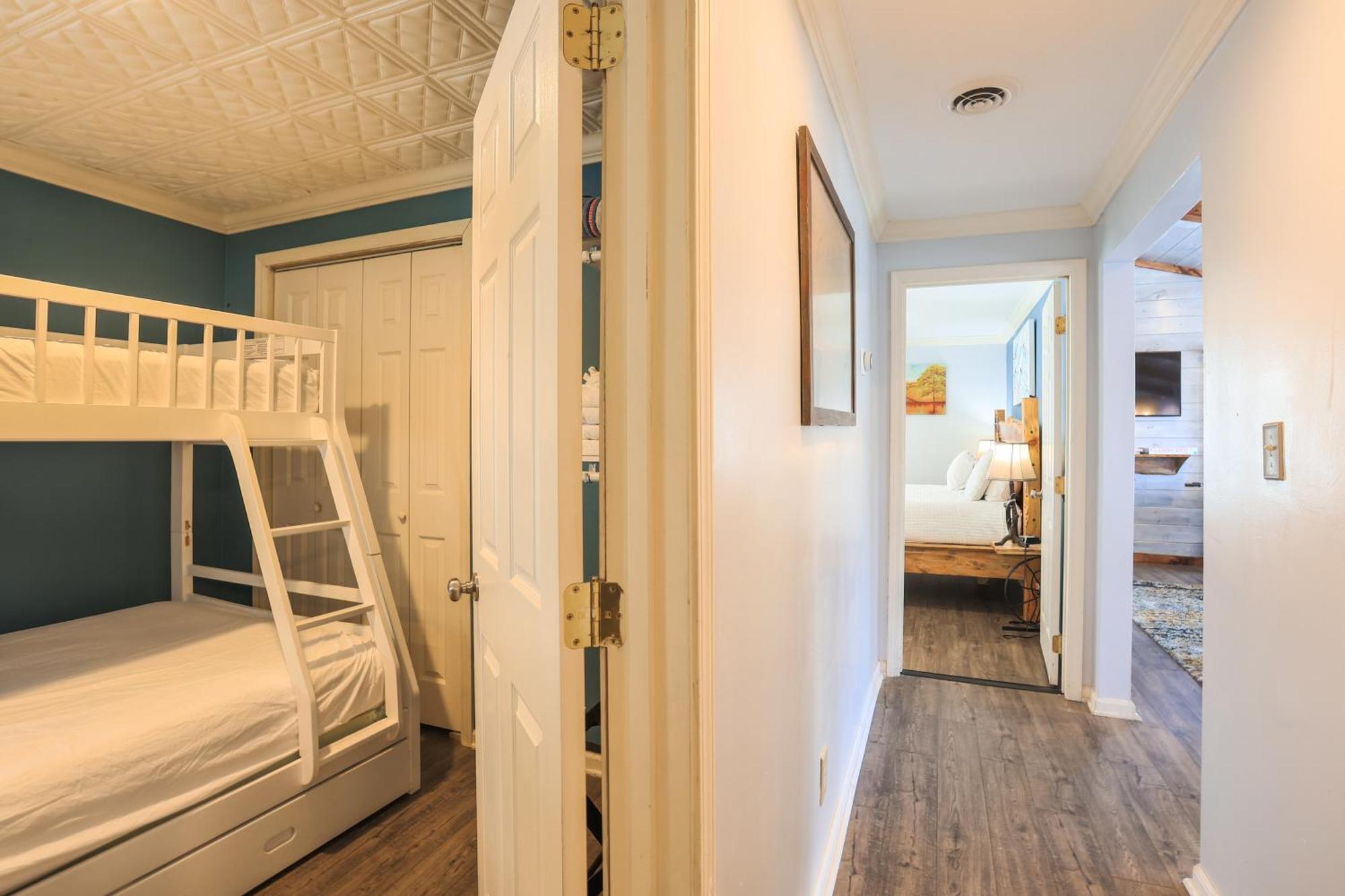 Relaxing 3Br Cottage 1 Mile To Main St Attractions Views 蓋特林堡 外观 照片