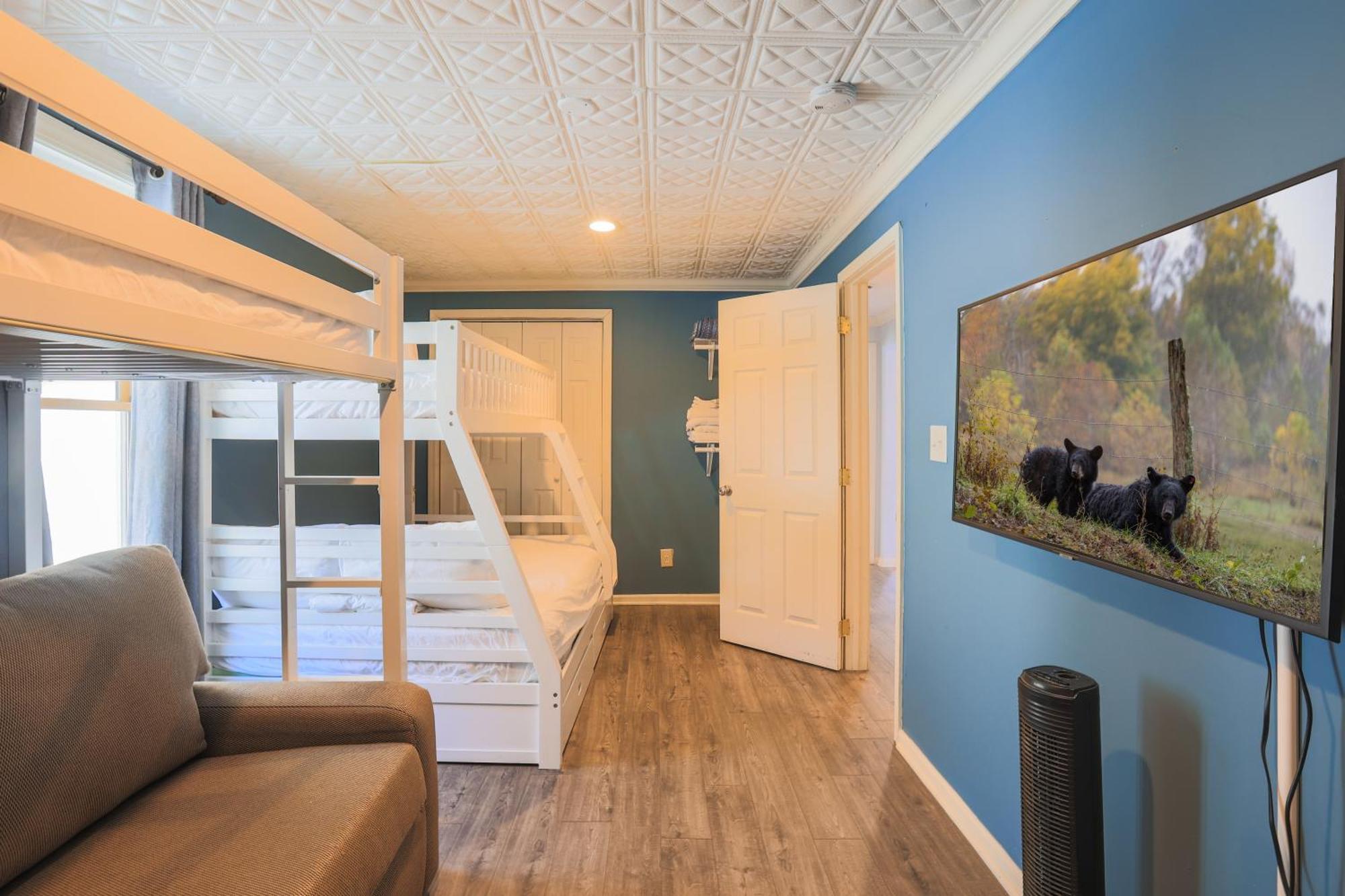 Relaxing 3Br Cottage 1 Mile To Main St Attractions Views 蓋特林堡 外观 照片