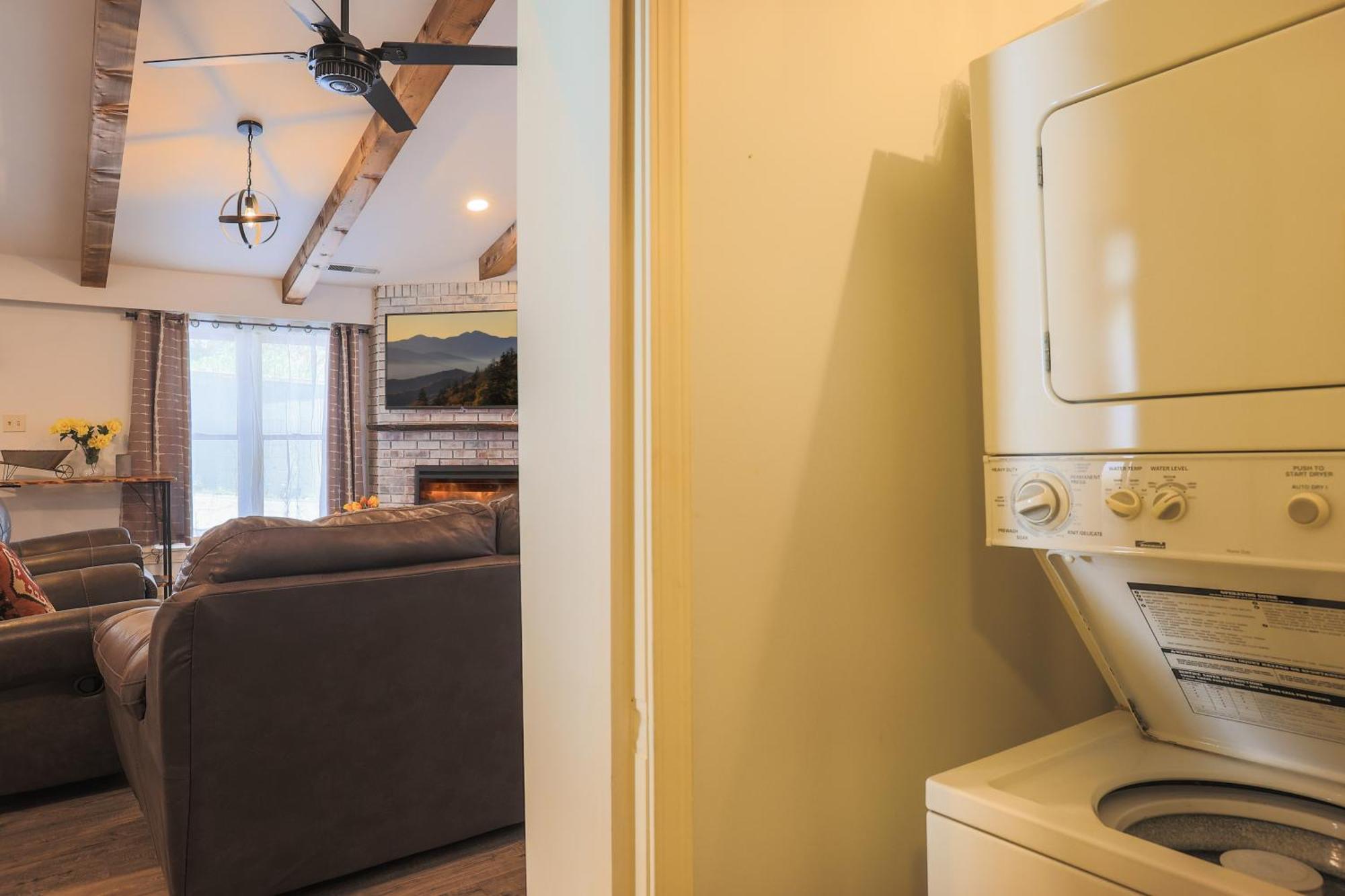 Relaxing 3Br Cottage 1 Mile To Main St Attractions Views 蓋特林堡 外观 照片
