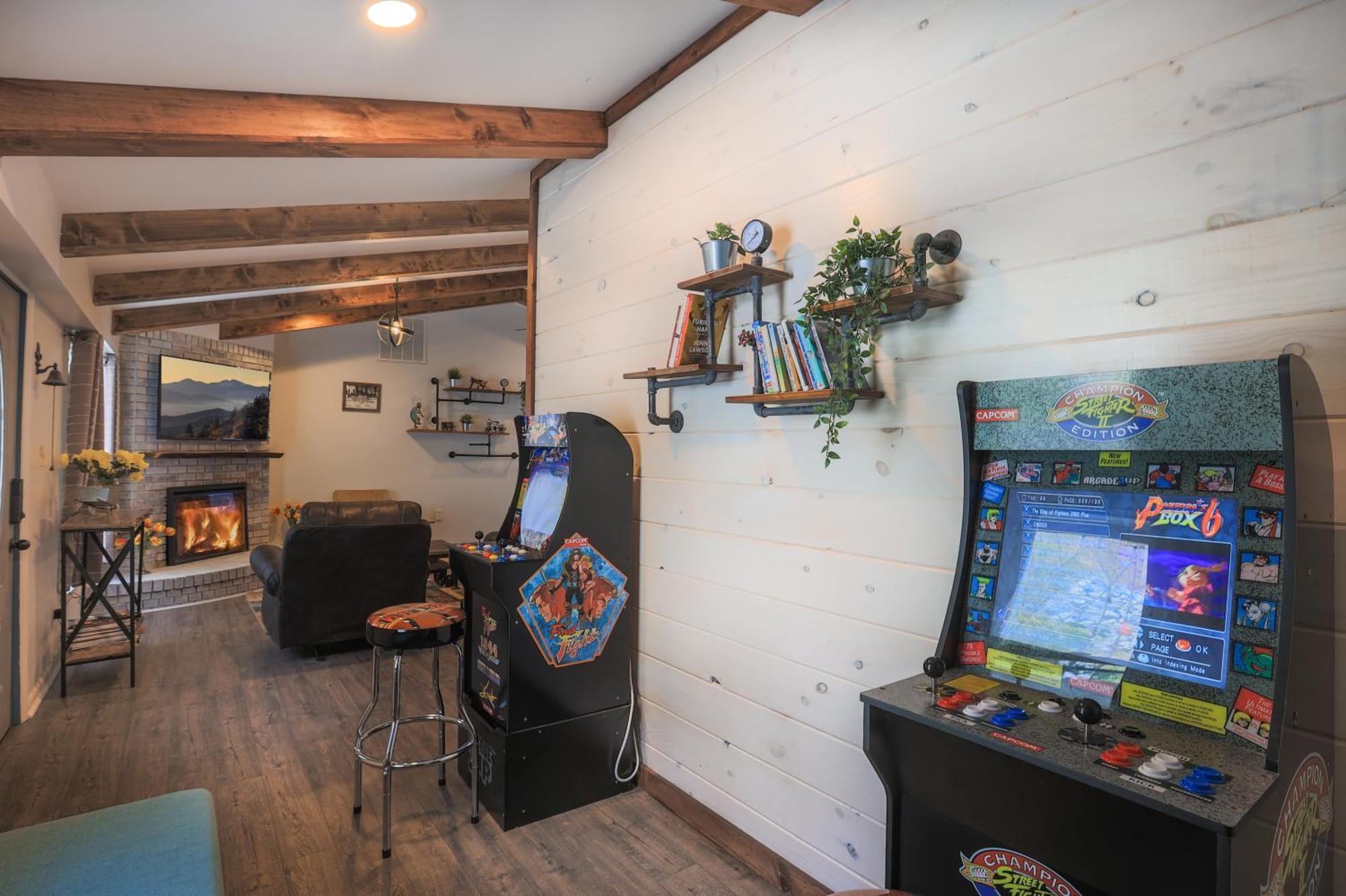 Relaxing 3Br Cottage 1 Mile To Main St Attractions Views 蓋特林堡 外观 照片